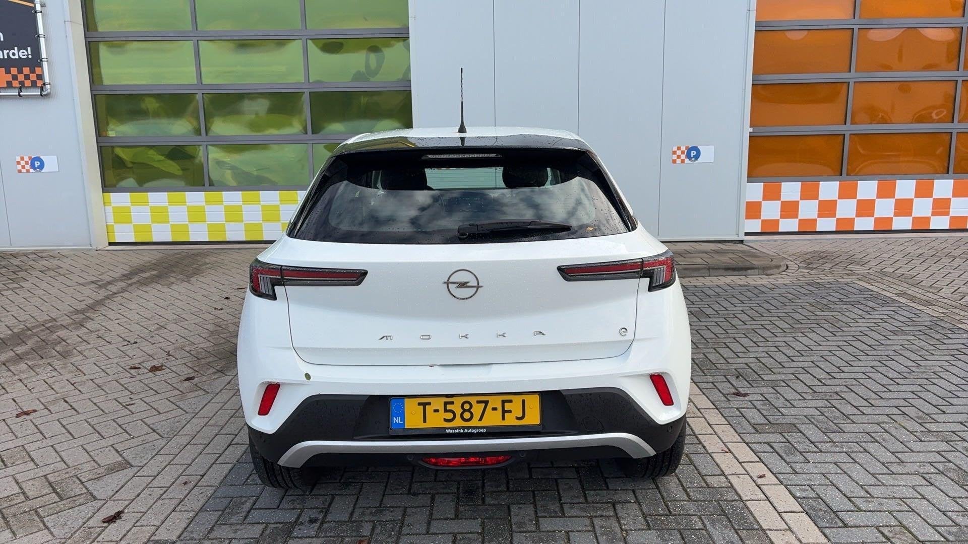 Opel Mokka Electric Level 3 50 kWh – Warmtepomp | Stijlvol, Auto's, Gebruikt, Zwart, Met garantie (alle), Mokka-e