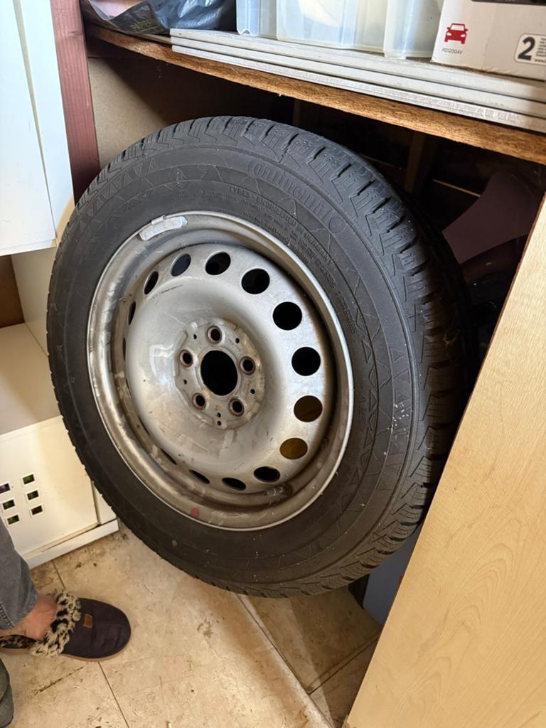 Wielen met velgen te koop, 70 euro per stuk. 4 banden, Auto diversen, Aanhangwagen-onderdelen, Ophalen of Verzenden, Zo goed als nieuw