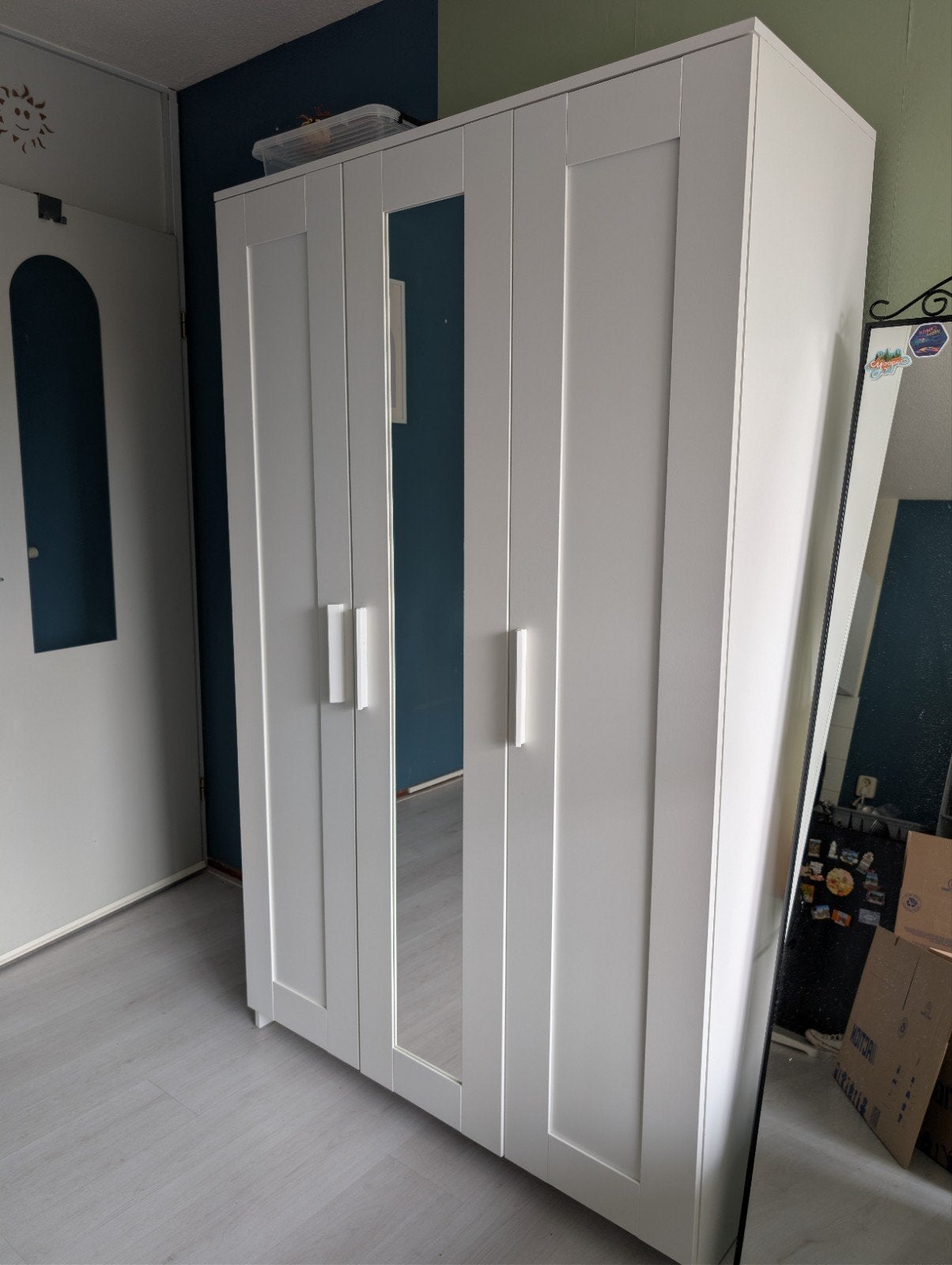 IKEA BRIMNES Kledingkast met 3 deuren, wit, 117x50x190 cm, Huis en Inrichting, Ophalen, Met deur(en), 100 tot 150 cm, Modern, Functioneel
