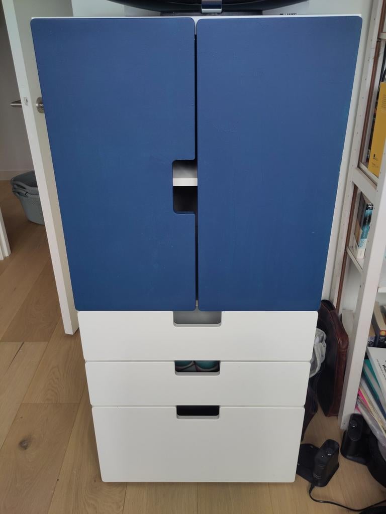 Ikea Stuva kast met 3 lades en 2 blauwe deurtjes, Ophalen