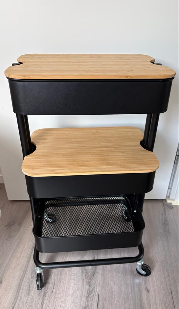 IKEA RÅSKOG Trolley Zwart met 2 Bamboe Plankjes, Huis en Inrichting, Kasten | Computermeubels, Ophalen, Zo goed als nieuw, 70 tot 120 cm