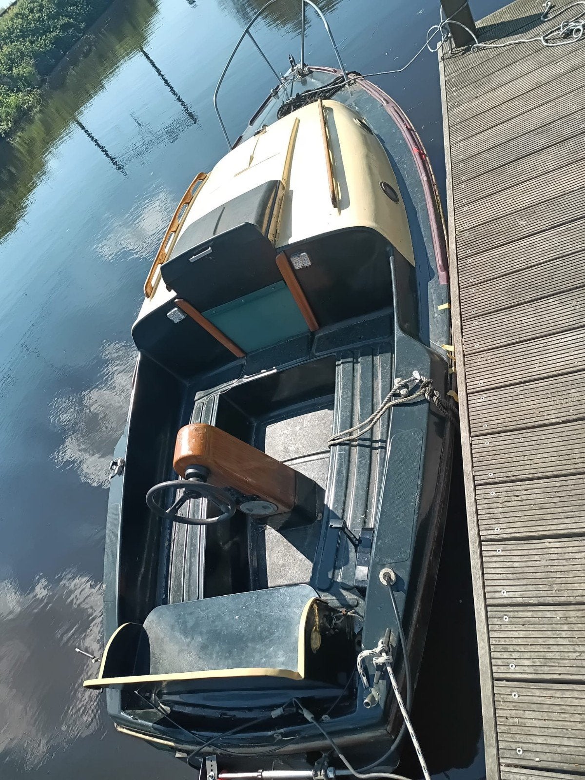 Sloep stuur is gedewasteerd en gestolen (oude fotos), Watersport en Boten, Ophalen