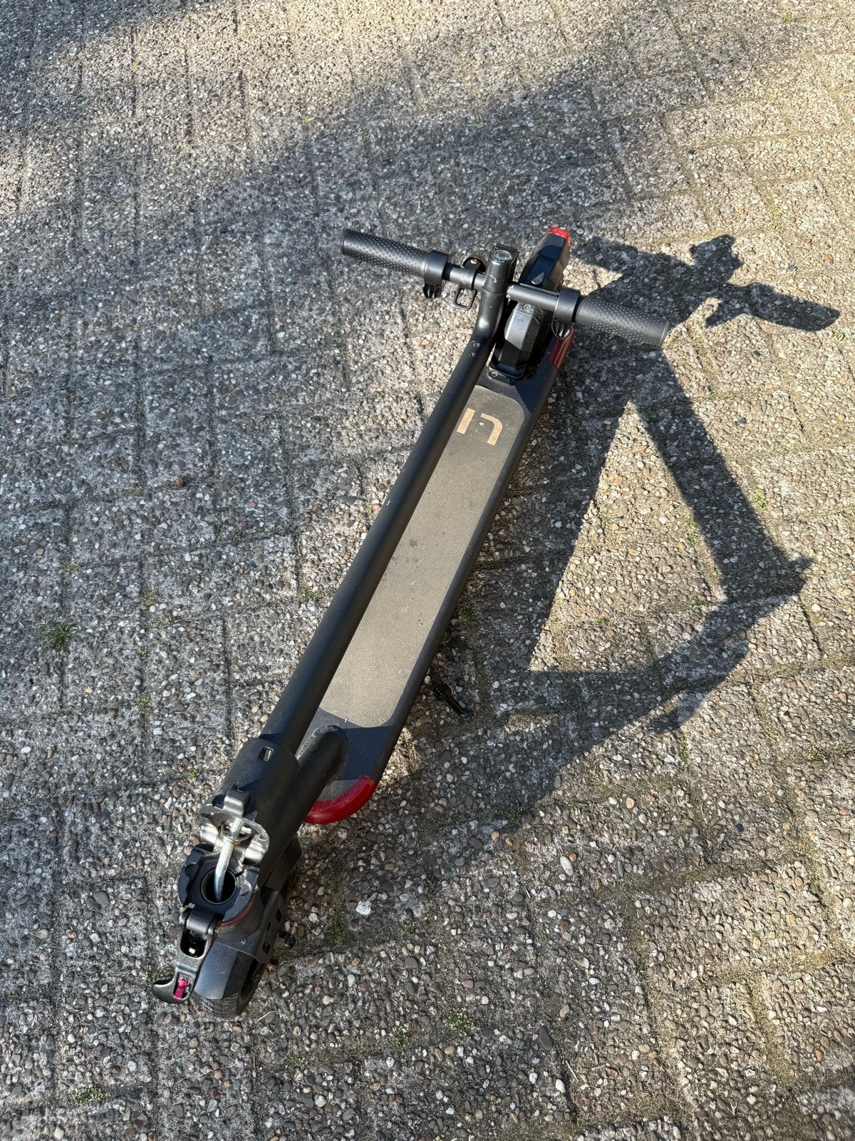 Elektronische step met oplader en bagagekoffer, Ophalen, Zo goed als nieuw, Elektrische step (E-scooter)