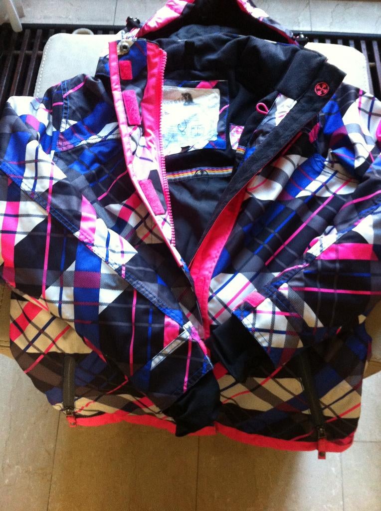 Meisjes ski jack Btunotti Hipertex mt 152 roze/zwart, Brunotti Hipertex, Meisje, Ophalen of Verzenden, Zo goed als nieuw
