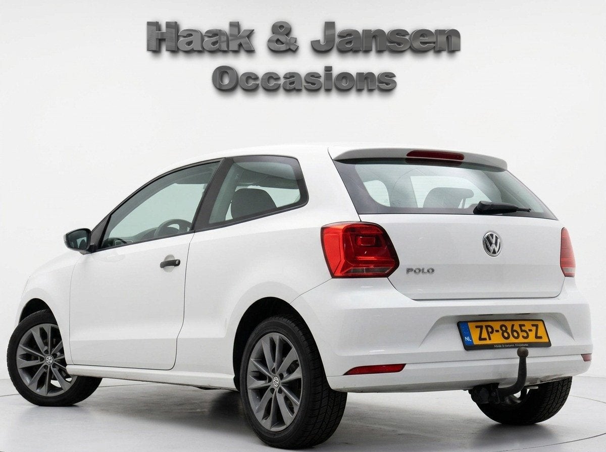 Volkswagen Polo 1.0 First Edition Airco stoelverwarming, Voorwielaandrijving, Navigatiesysteem, Gebruikt, Euro 6