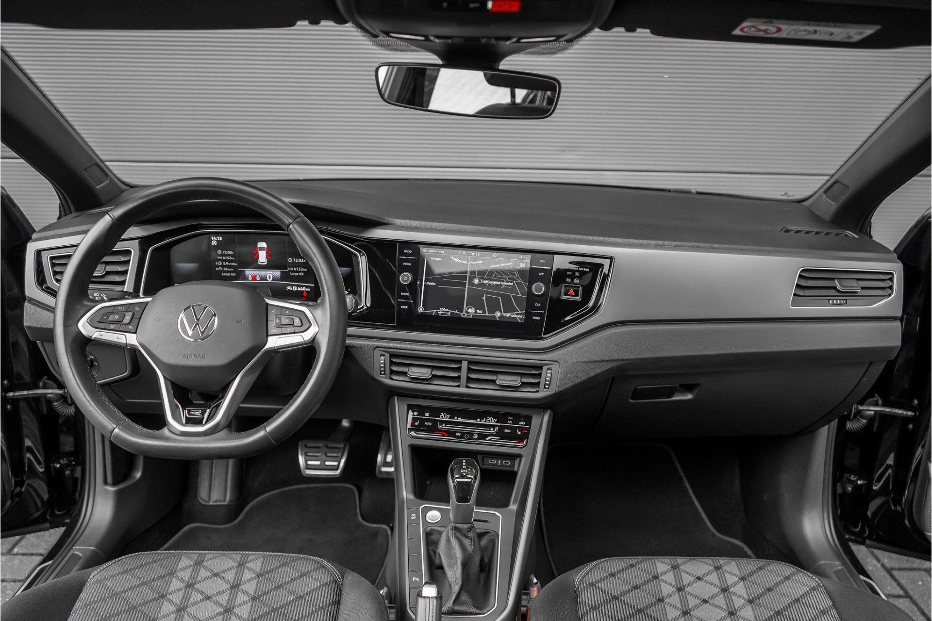 Volkswagen Polo 1.0 TSI R-Line Pano Camera IQ Light ACC Virt, 12 maanden, Gebruikt, Alcantara, Bedrijf