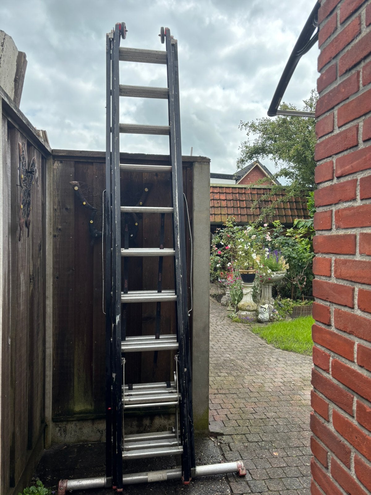 Altrex Professionele 3 delig uitschuifbare ladder, Doe-het-zelf en Verbouw, Ladders en Trappen, Ophalen of Verzenden, Zo goed als nieuw