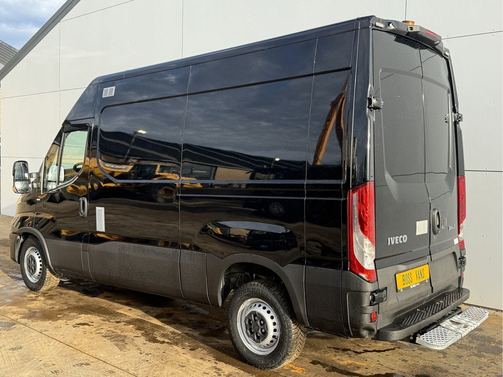 Iveco Daily 35S18 3.0 L2H2 Airco Adaptieve Cruise Control Ca, Auto's, Achterwielaandrijving, Gebruikt, 4 cilinders, Iveco