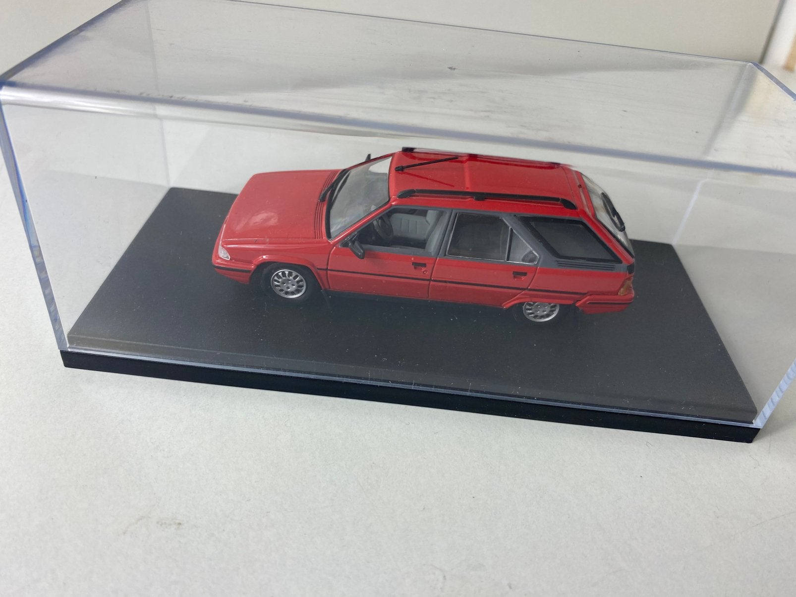 1:43 CITROEN BX 16 trs-evasion ( break)- rare-in vitrinebox, Hobby en Vrije tijd, Modelauto's | 1:43, Ophalen of Verzenden, Nieuw