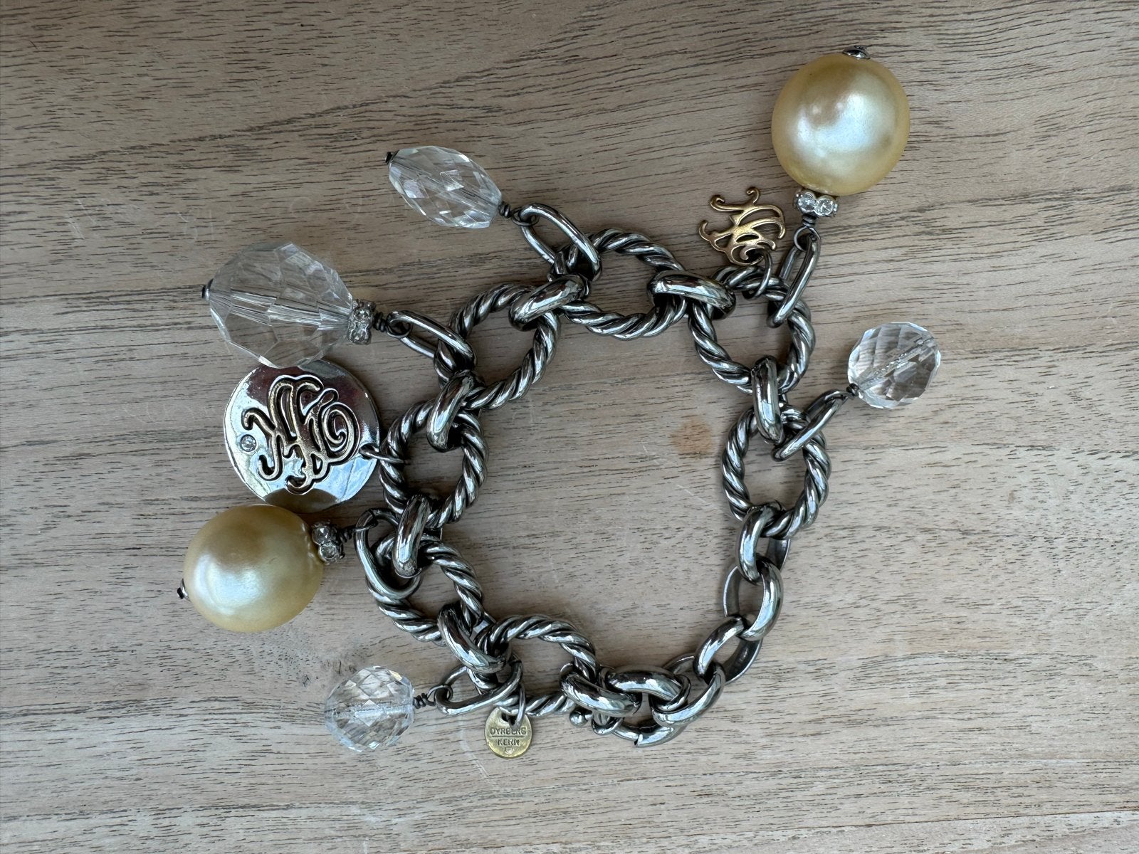 Dyrberg/Kern armband met bedels en parels, Overige materialen, Ophalen of Verzenden, Zo goed als nieuw, Met bedels of kralen