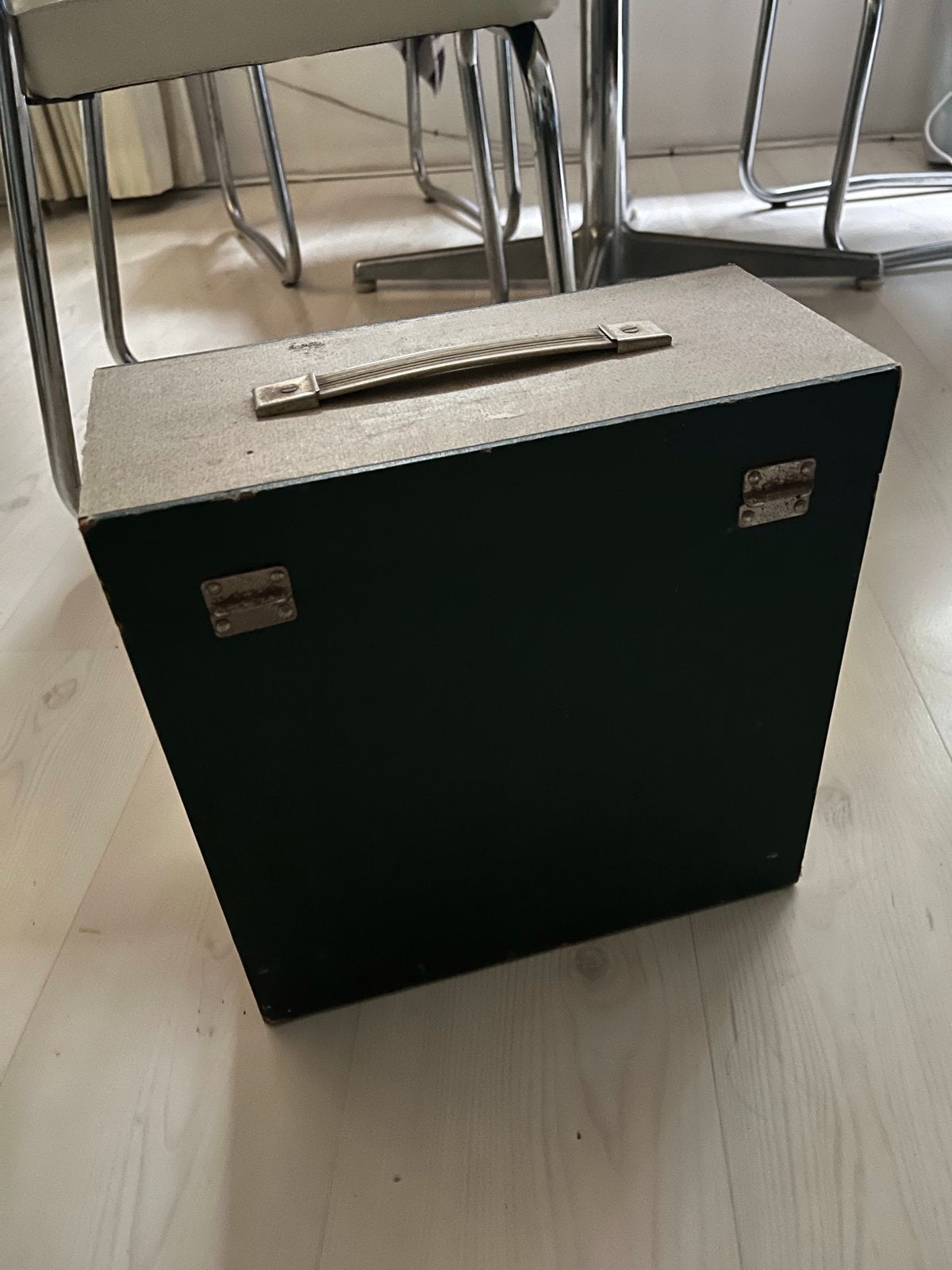 Vintage opbergkist/platenkoffer - Groen met handvat, Huis en Inrichting, Overige materialen, Minder dan 50 cm, Gebruikt, 50 tot 100 cm