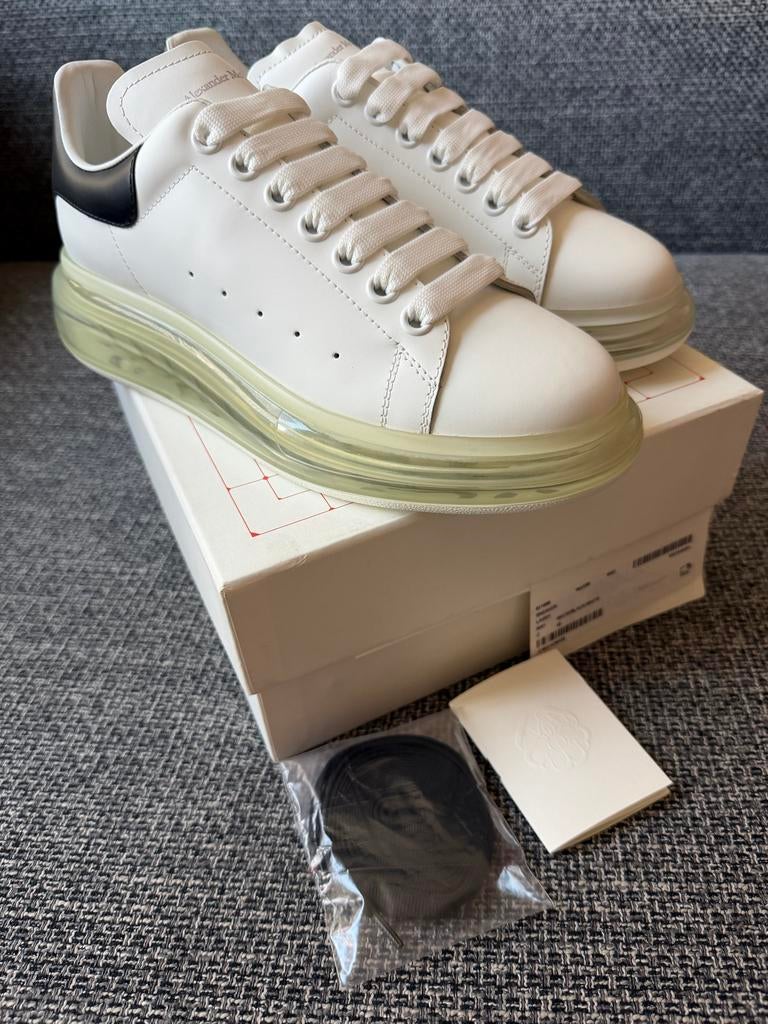 Alexander McQueen Larry Oversized Sneakers maat 40, Wit, Nieuw, Ophalen of Verzenden, Sneakers of Gympen