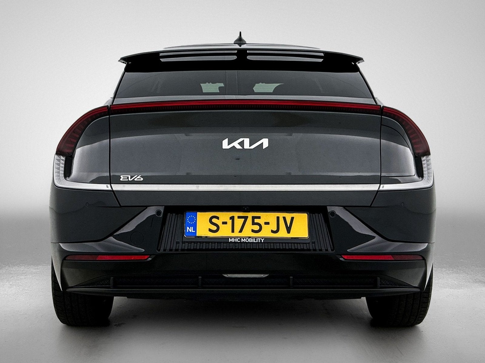 Kia Ev6 Plus 77.4 kWh | Navi | Clima | 12 maanden BOVAG |, Auto's, 228 pk, Gebruikt, Zwart, 1885 kg