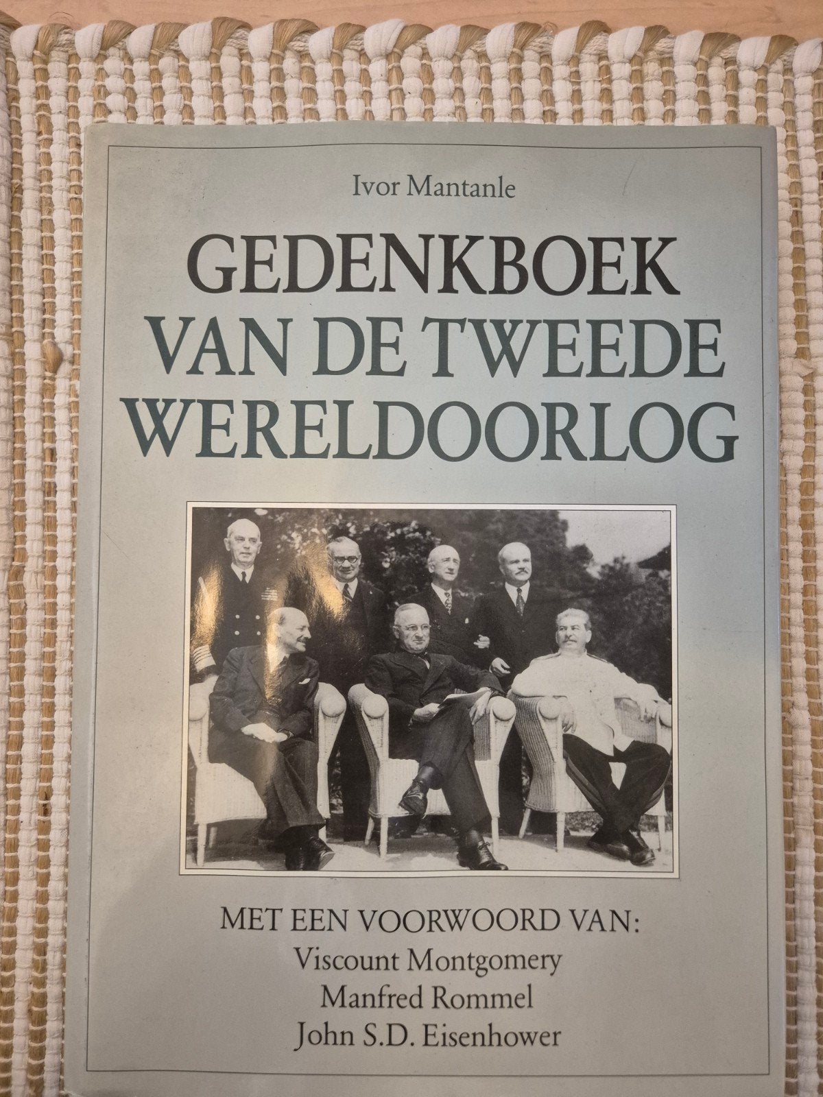 Gedenkboek van de tweede wereld oorlog met zeer veel foto's, Ophalen of Verzenden, Overige gebieden, Boek of Tijdschrift