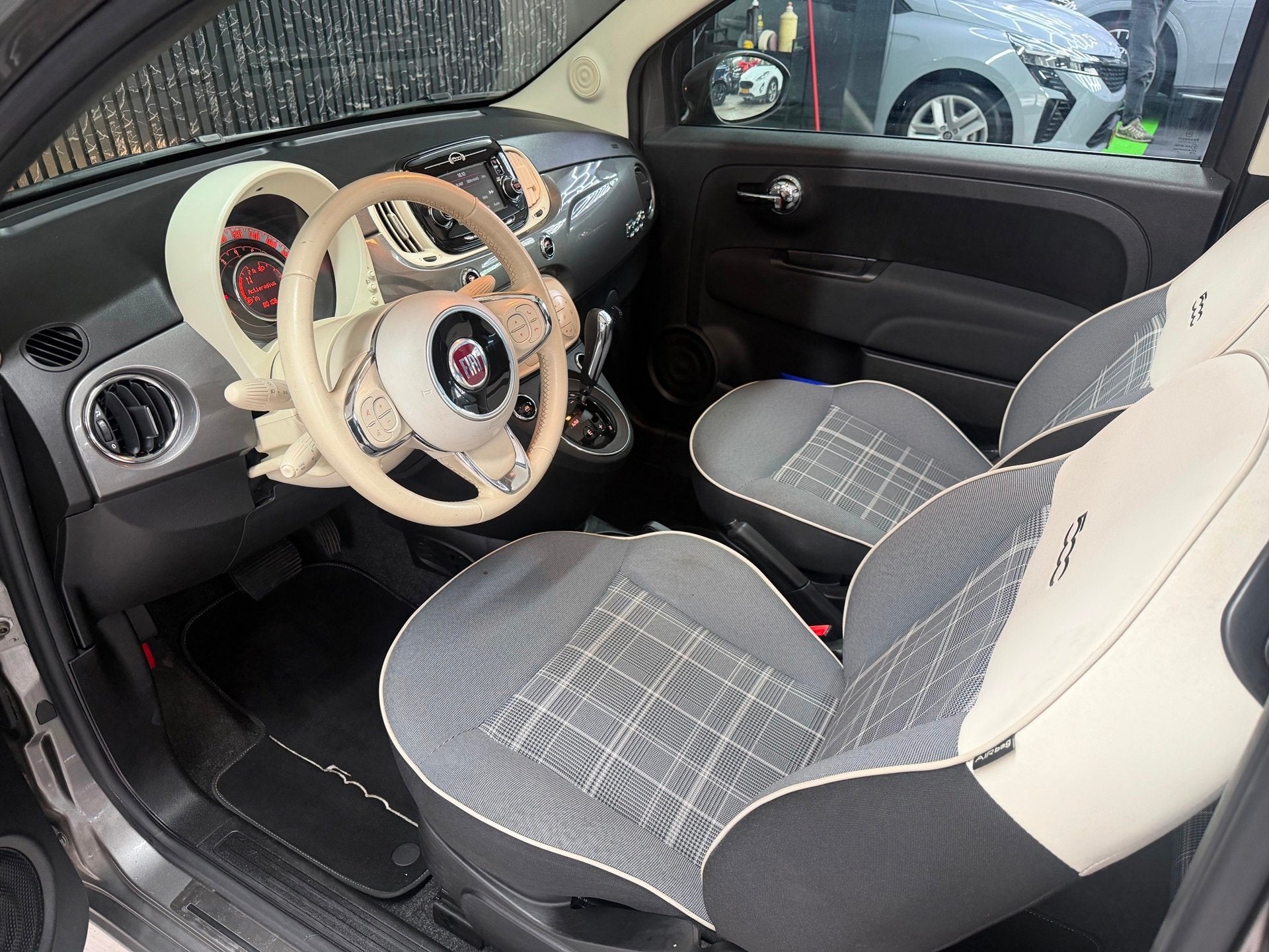 Fiat 500 1.2 Automaat | Cabrio |, Auto's, Gebruikt, 4 cilinders, Bedrijf, 915 kg