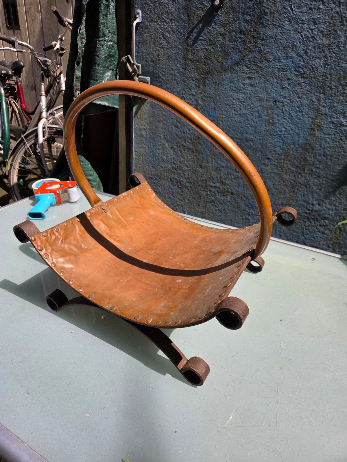 Vintage koperen Krantenbak Haardhoutrek, Huis en Inrichting, Woonaccessoires | Krantenbakken en Lectuurbakken, Ophalen, Gebruikt
