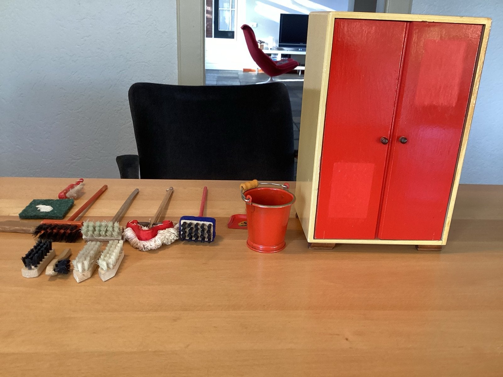 Poppen schoomaak kast met schoonmaakspullen - Vintage ., Ophalen of Verzenden, Gebruikt