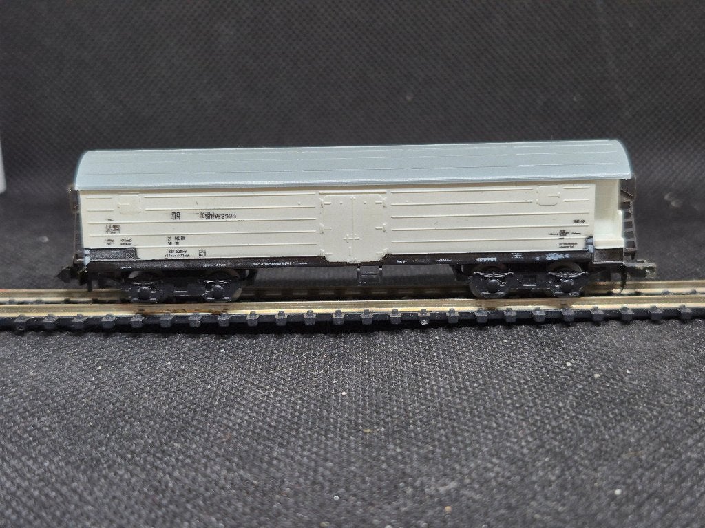 Piko 5/4129-011 - DR Interfrigo koelwagen TThhns (15614), Hobby en Vrije tijd, Modeltreinen | N-Spoor, Gebruikt, Gelijkstroom