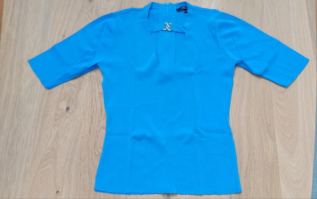 Blauwe top Nikkie maat 40, Kleding | Dames, Maat 38/40 (M), Blauw, Ophalen of Verzenden, Zo goed als nieuw