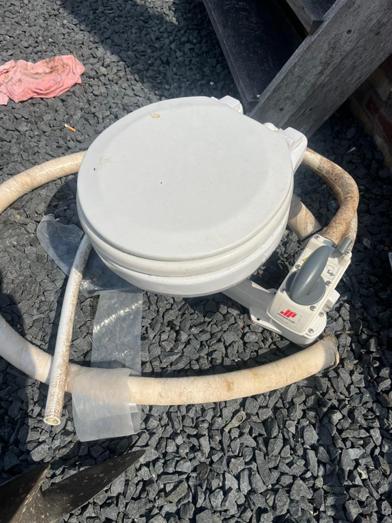 Toilet Johnson, Watersport en Boten, Bootonderdelen, Ophalen of Verzenden, Zo goed als nieuw, Kombuis en Sanitair, Zeilboot of Motorboot