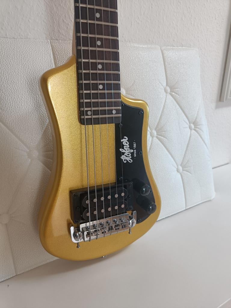 Hofner Shorty Reisgitaar Goud - Compact en Draagbaar, Ophalen, Zo goed als nieuw, Solid body, Overige merken