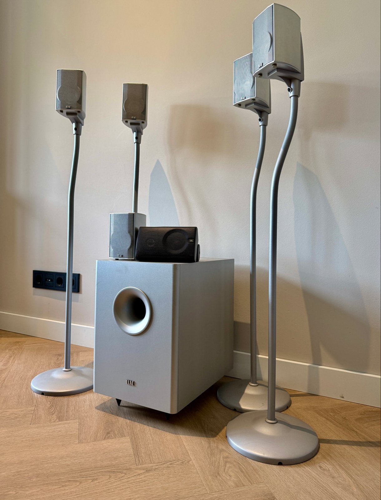 ELAC Cinema 2 - Surroundset met subwoofer en standaarden, Ophalen, Gebruikt, Overige merken