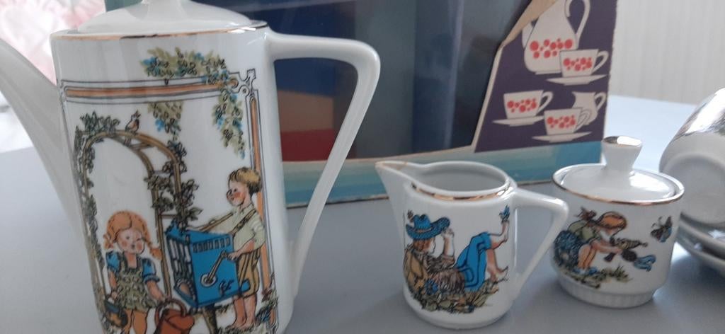 Vintage Porseleinen Kinderservies met Illustraties, Ophalen of Verzenden