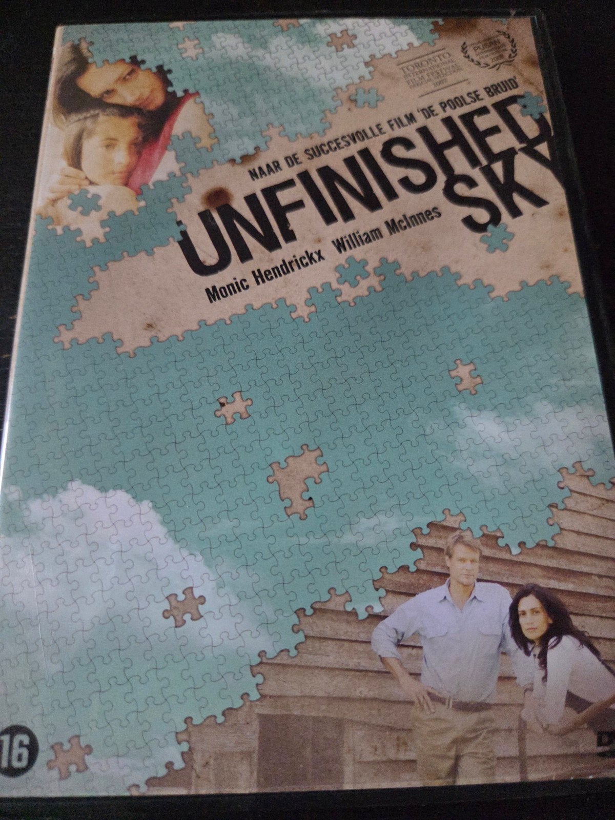 Unfinished Sky, Vanaf 12 jaar, Ophalen of Verzenden, Zo goed als nieuw, Actie en Avontuur