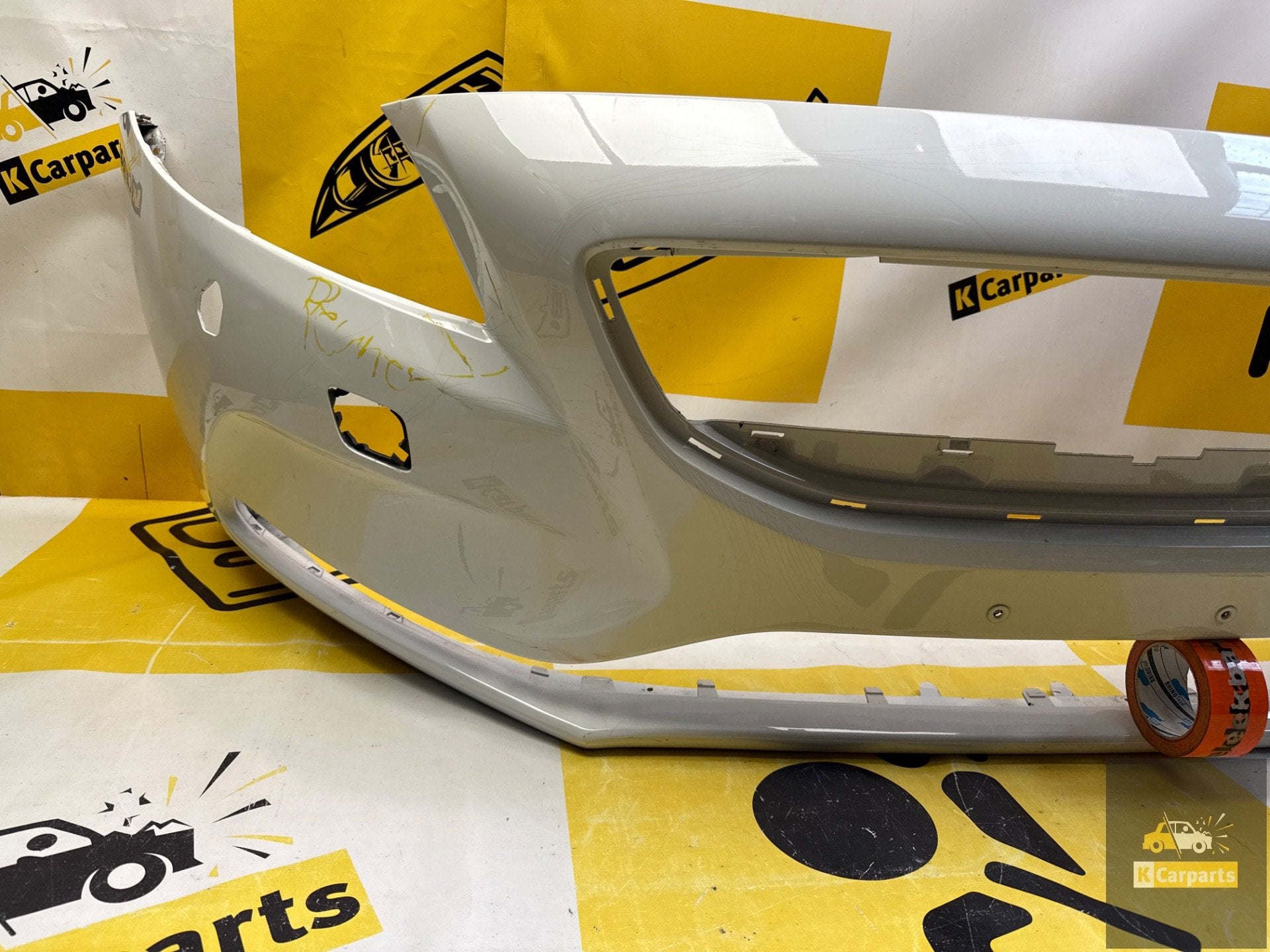 Volvo v40 Voorbumper KLS Normaal bumper, Gebruikt, Gunnar Engellaus vag 8
405 31  Gothenburg, SE, Voor, Info@volvocars.com