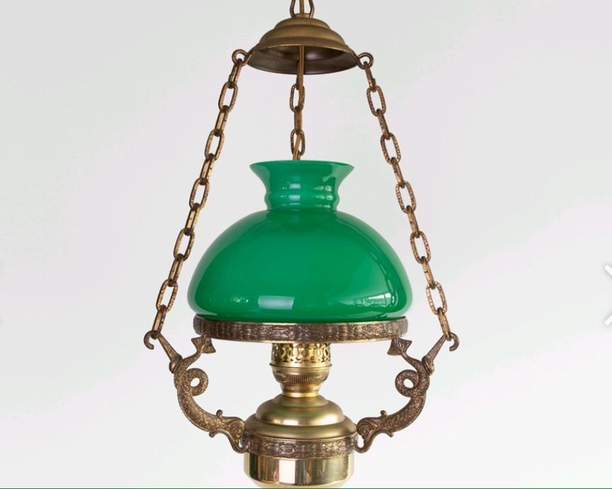 Vintage Hanglamp met Groene Glazen Kap en Messing Details, Antiek en Kunst, Antiek | Lampen, Ophalen