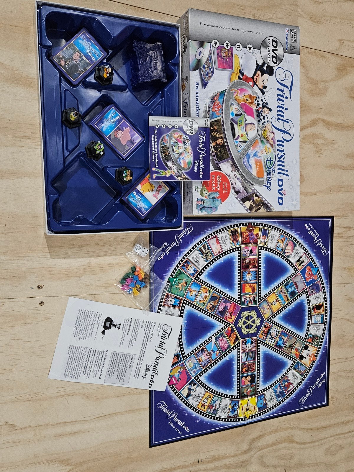 Trivial Pursuit DVD Disney Pixar Editie, Drie of vier spelers, Ophalen of Verzenden, Zo goed als nieuw, Hasbro