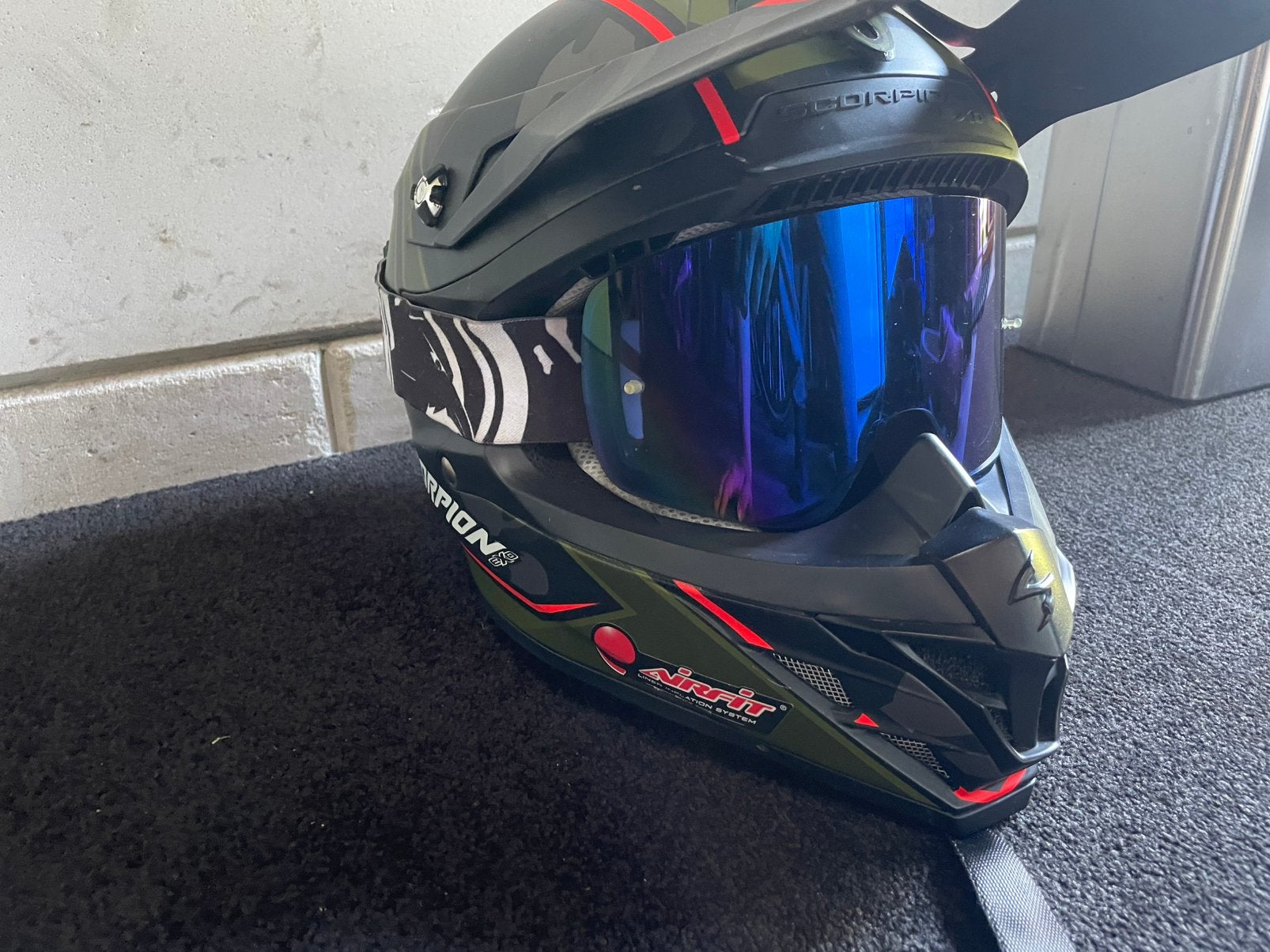 Motorcrosshelm en -bril Scorpion maat S/M, Motoren, M, Offroadhelm, Tweedehands, Ophalen