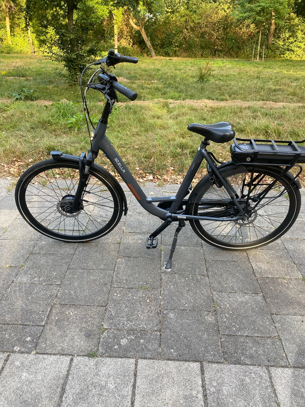 Stella Livorno elektrische fiets - Zo goed als nieuw, Zo goed als nieuw, 51 tot 55 cm, 50 km per accu of meer, Ophalen