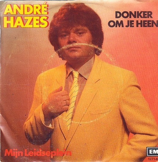 ANDRE HAZES - DONKER OM JE HEEN  (piraat/1984), 7 inch, Ophalen of Verzenden, Zo goed als nieuw, Beschermende buitenhoes