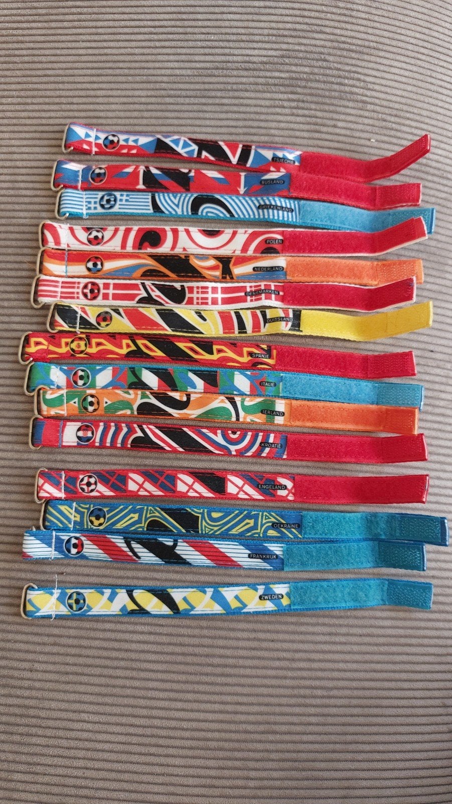 Voetbalbandjes EK 2012 landen, Ophalen of Verzenden, Gebruikt, Overige sporten, Overige typen