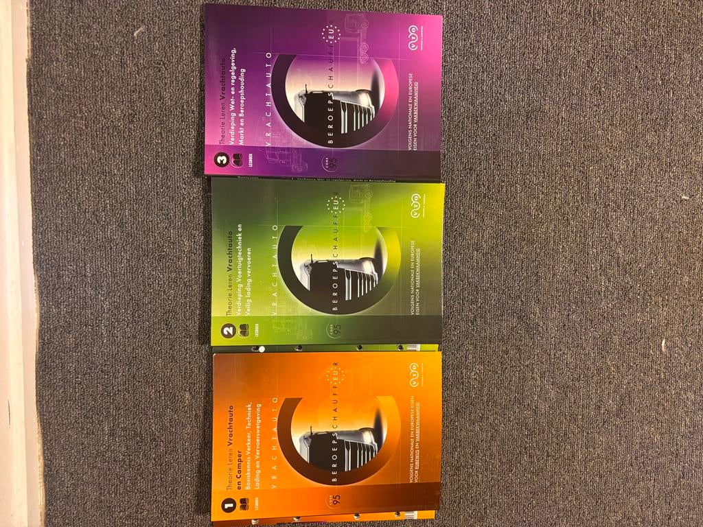Vrachtwagen theorie boeken - Complete set (3 delen), Boeken, Ophalen of Verzenden, Gelezen, Algemeen