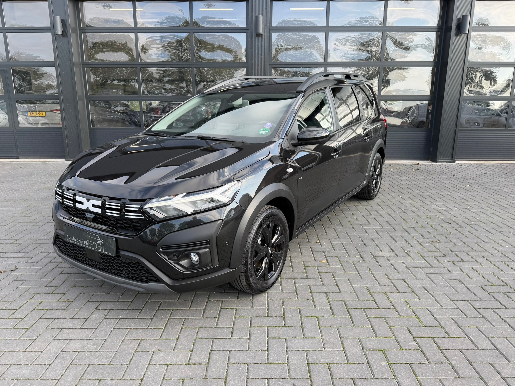 Dacia Jogger Dacia Jogger 1.6 Hybrid 140 Extreme 7p automaat, Auto's, 730 kg, Gebruikt, 750 kg, 4 cilinders