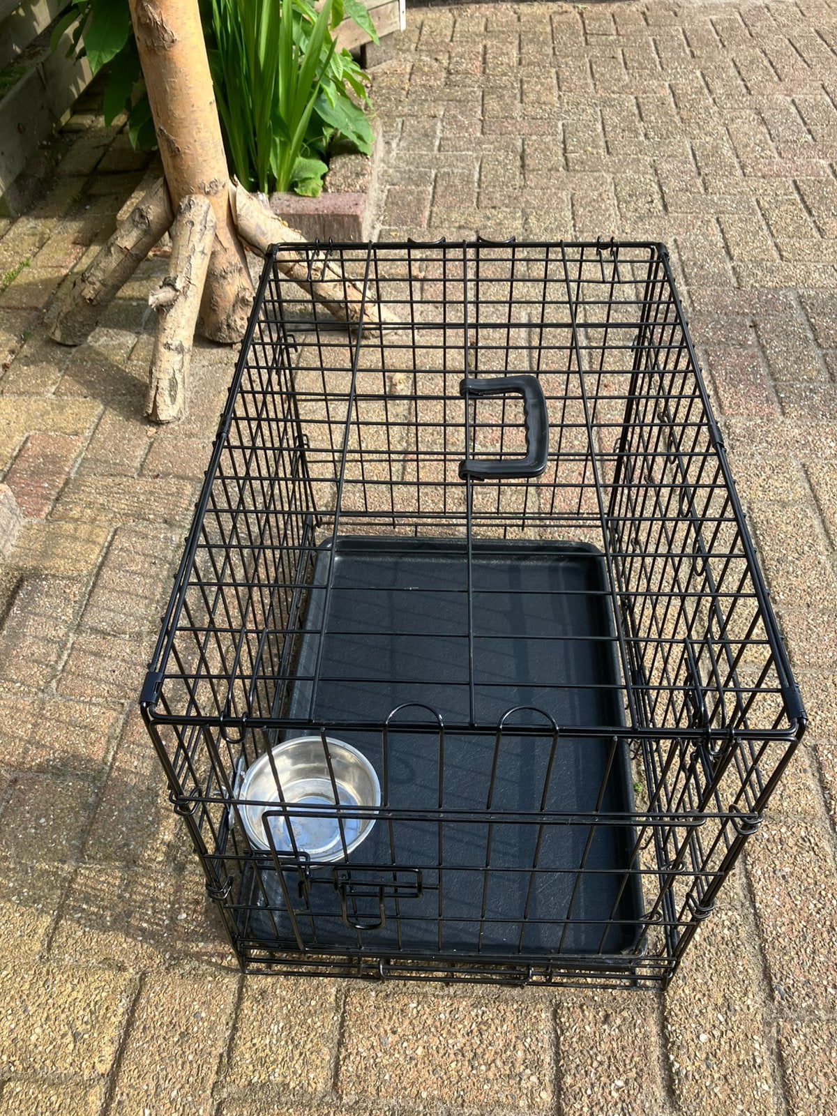 bench met 2 deuren en drinkbak ,60cm lang,41cm breed,50cm ho, Ophalen, Zo goed als nieuw