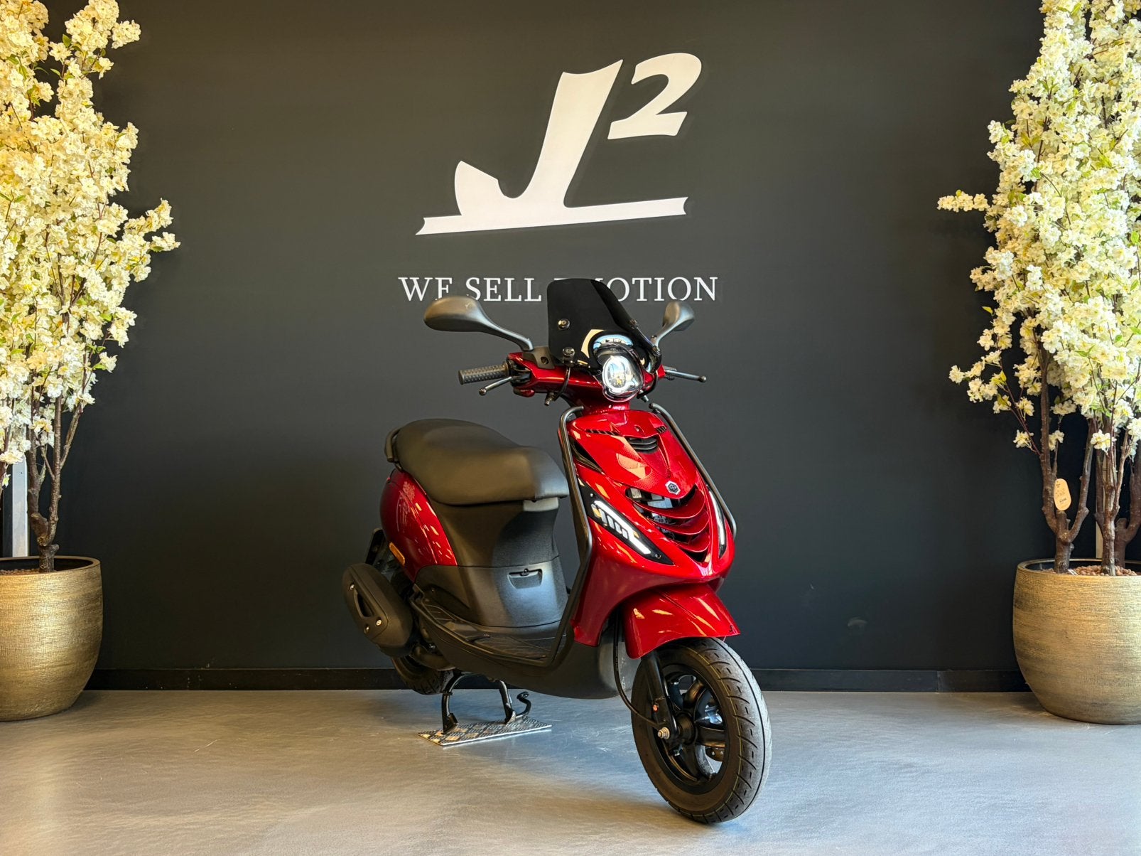 Poaggio Zip | Candy Red | Brom | 12/2023 | 3418 km | 1 eig