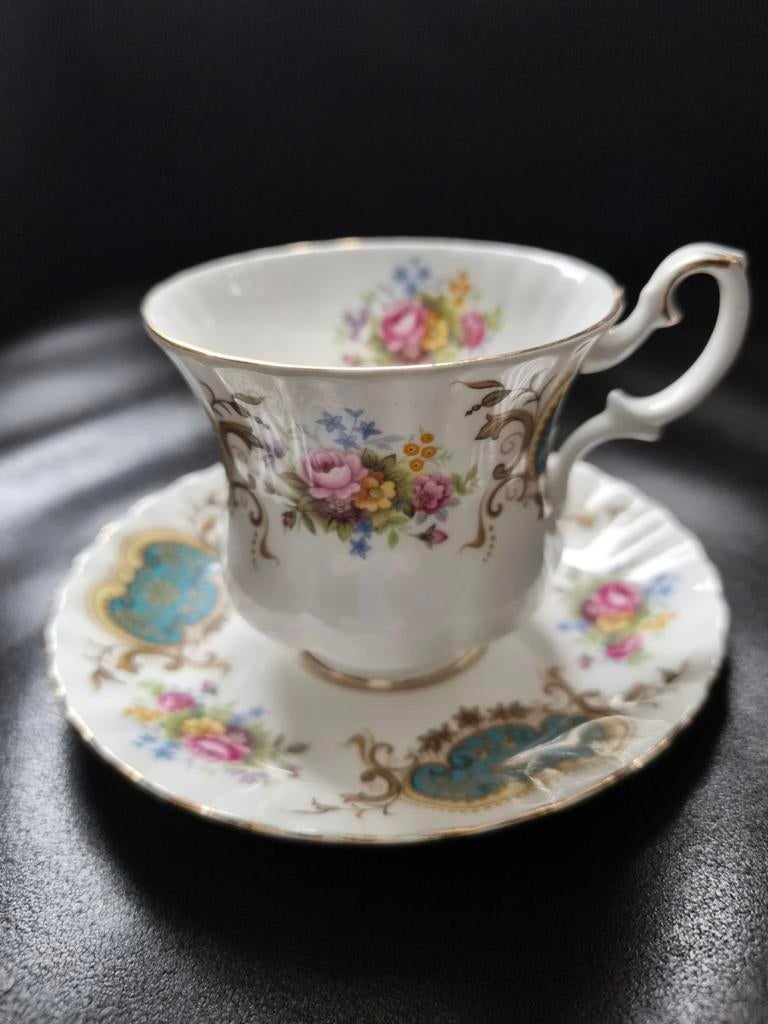 Engelse, Royal Albert porselein"Berkeley " koffie kop, Ophalen of Verzenden, Zo goed als nieuw, Porselein, Kop en/of schotel