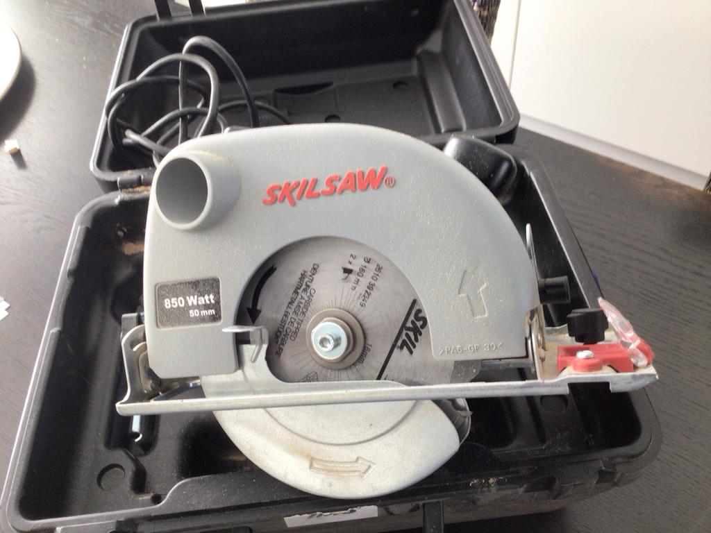 Skilsaw 850 Watt Cirkelzaag - Zo goed als nieuw, Ophalen, Cirkelzaag, 600 tot 1200 watt, Zo goed als nieuw
