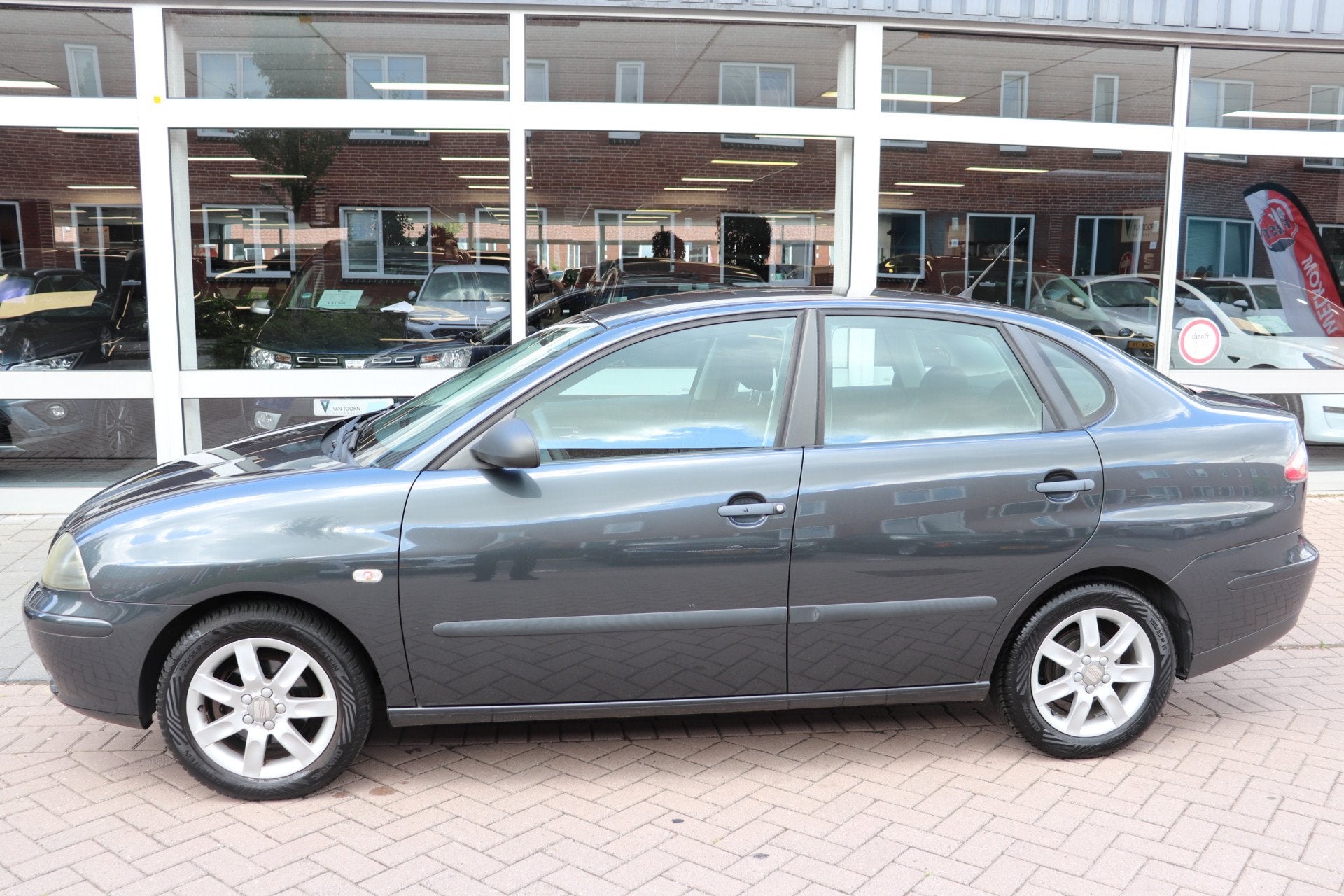 SEAT Cordoba 1.4-16V Last Edition Nette auto, ruime kofferba, Auto's, Seat, Voorwielaandrijving, Zwart, 4 cilinders, Origineel Nederlands