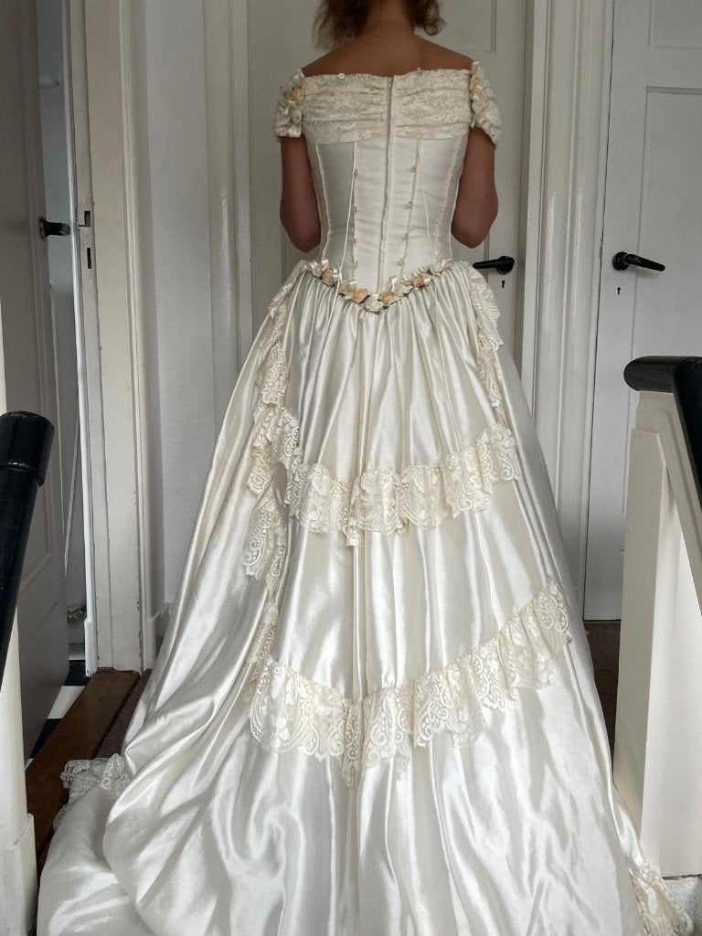 Schitterende trouwjurk / feestjurk / verkleedjurk, Ophalen of Verzenden, Gedragen, Beige, Trouwjurk