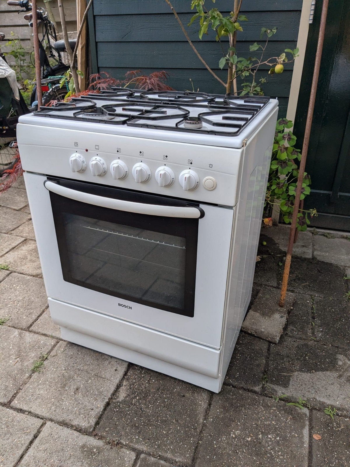 Bosch Gasfornuis met oven (ongebruikt), Ophalen, 60 cm of meer, 4 kookzones, Zo goed als nieuw