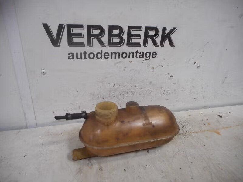 KOELVLOEISTOF RESERVOIR BMW 3 serie (E30 / 2) (E30 / 4), Auto-onderdelen, Gebruikt, Ophalen of Verzenden, Petuelring 130 80809 München, DE