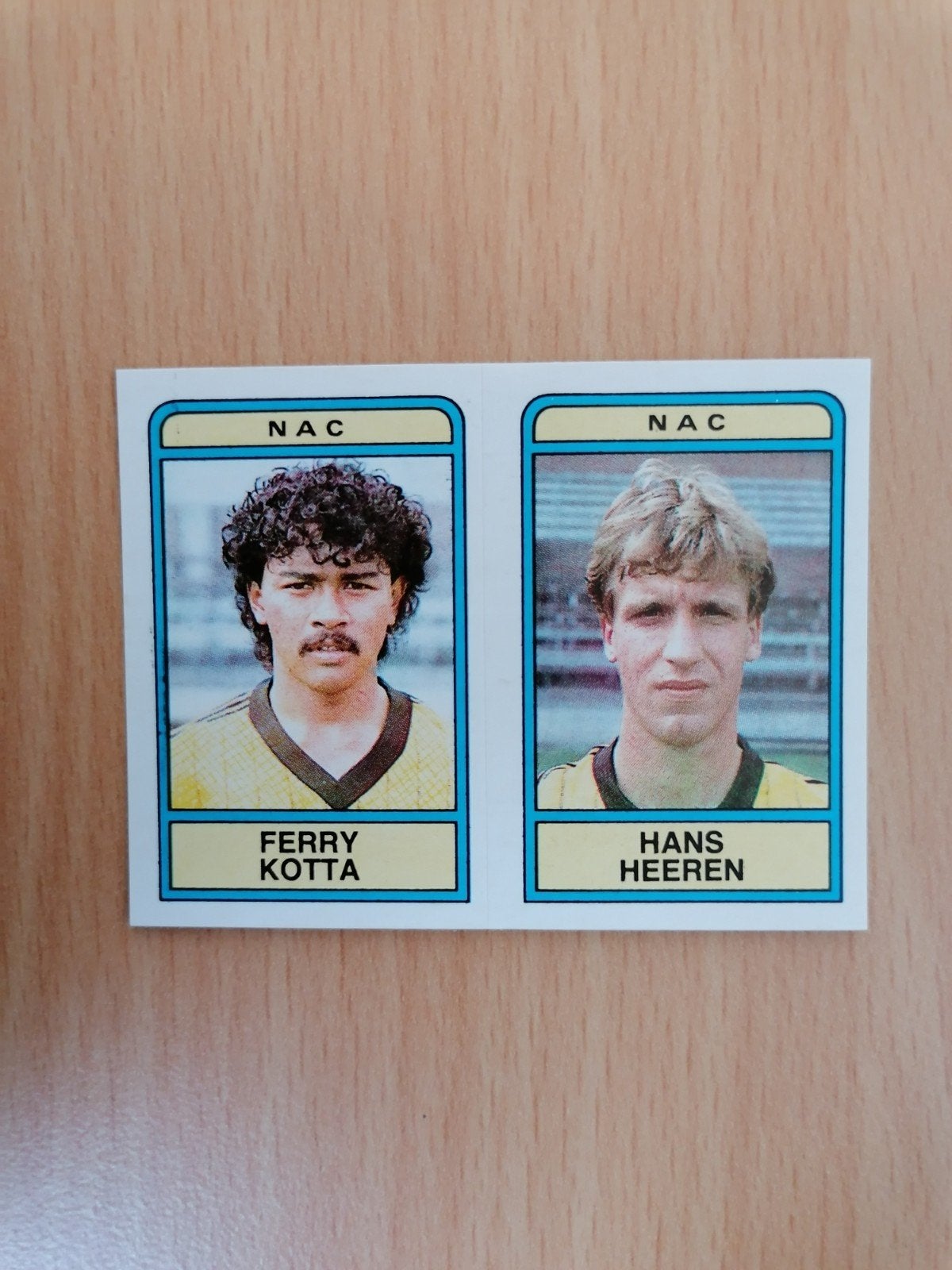Panini Voetbal 84 #381 Kotta en Heeren., Ophalen of Verzenden, Zo goed als nieuw, Ajax, Poster, Plaatje of Sticker
