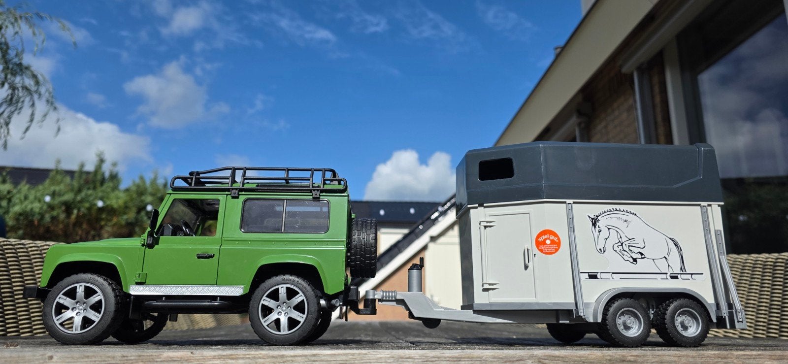 Bruder Land Rover Defender met paardentrailer 02592, Ophalen of Verzenden, Zo goed als nieuw