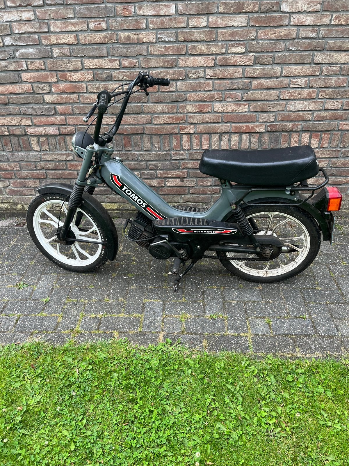 Tomos snorfiets - Grijs - Goede staat, Fietsen en Brommers, Brommers | Tomos, Ophalen, Gebruikt, Maximaal 45 km/u, 49 cc