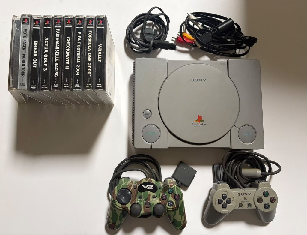 Sony PlayStation 1 SCPH-1002 + 2 Controllers + 9 Games, Ophalen of Verzenden, Gebruikt, Met 2 controllers
