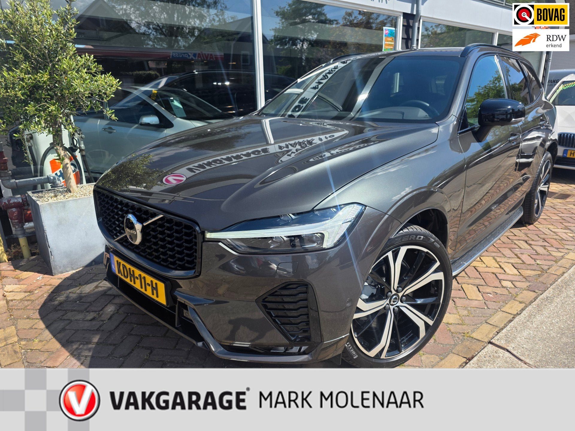 Volvo XC60 2.0 B4 R Design Inscription,trekhaak,360 camera, Auto's, Volvo, Voorwielaandrijving, Gebruikt, Euro 6, 4 cilinders